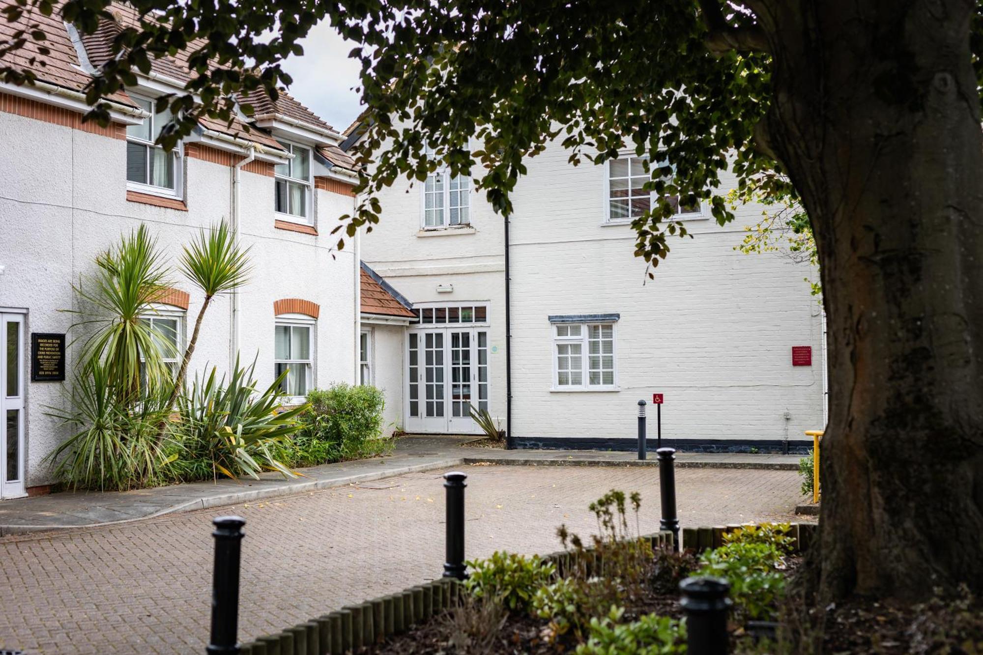 The Red Lion Hotel Hillingdon Dış mekan fotoğraf