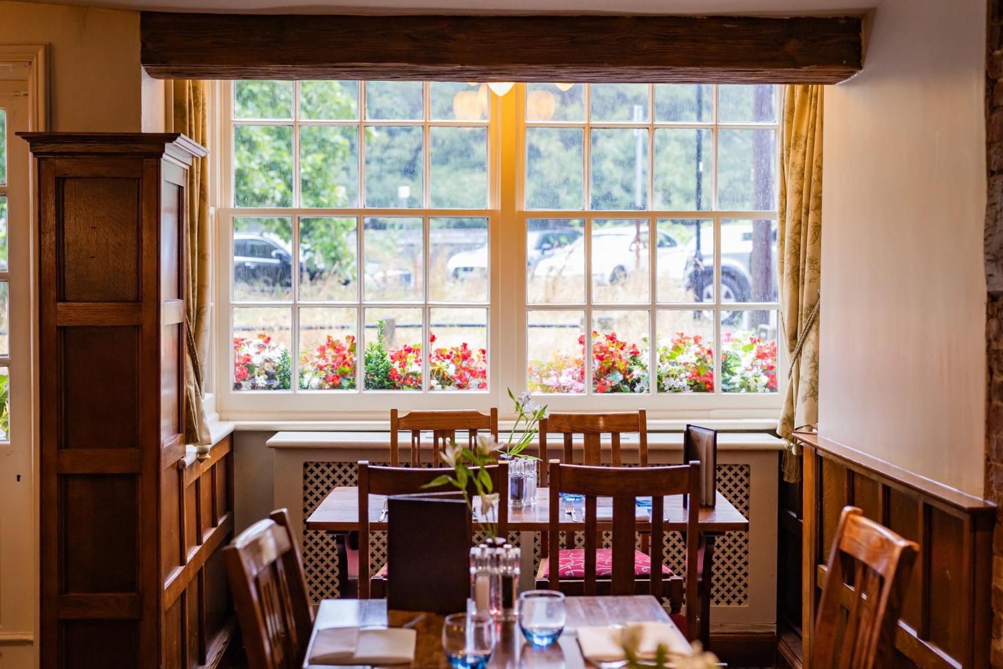 The Red Lion Hotel Hillingdon Dış mekan fotoğraf