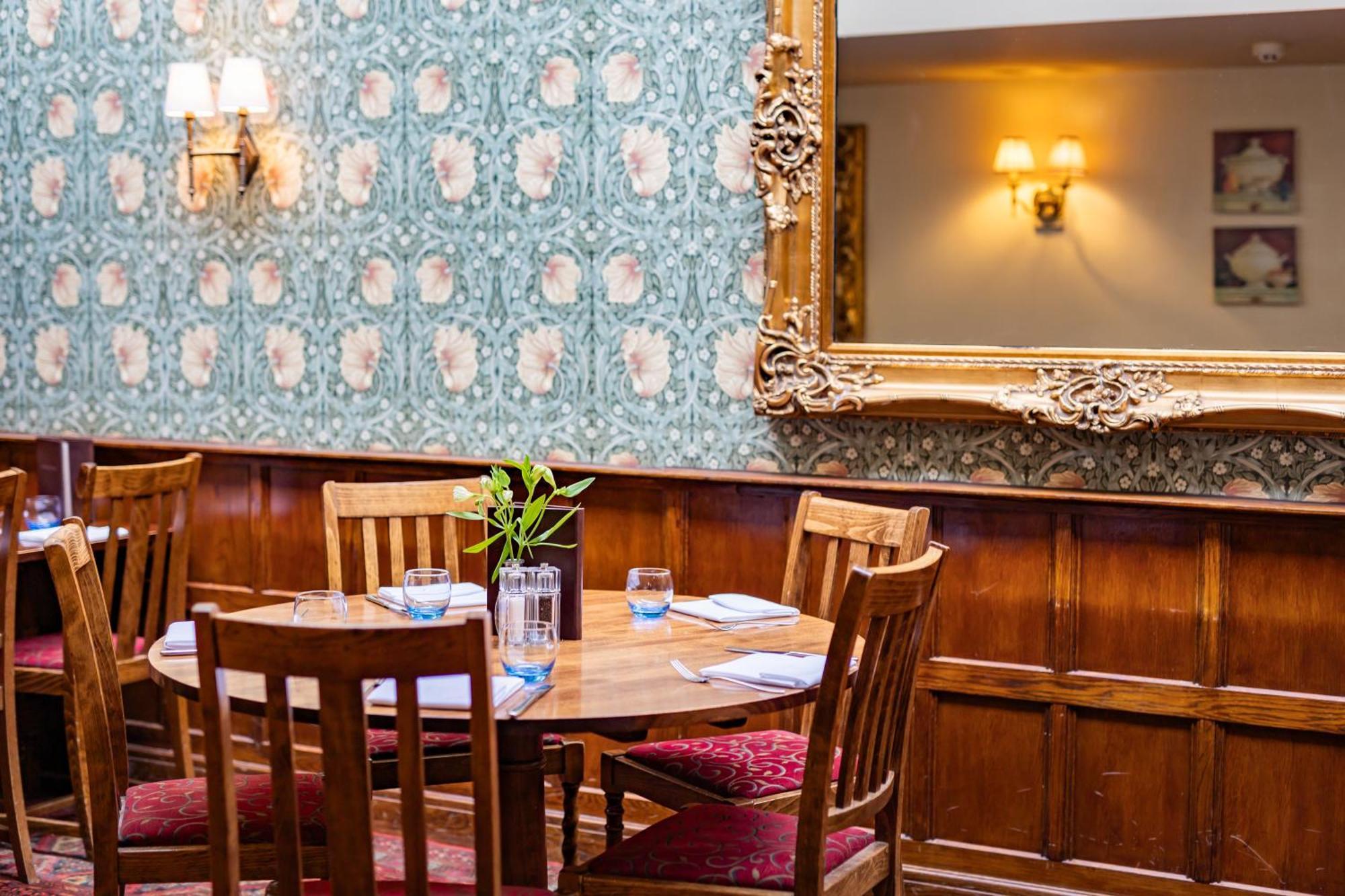The Red Lion Hotel Hillingdon Dış mekan fotoğraf