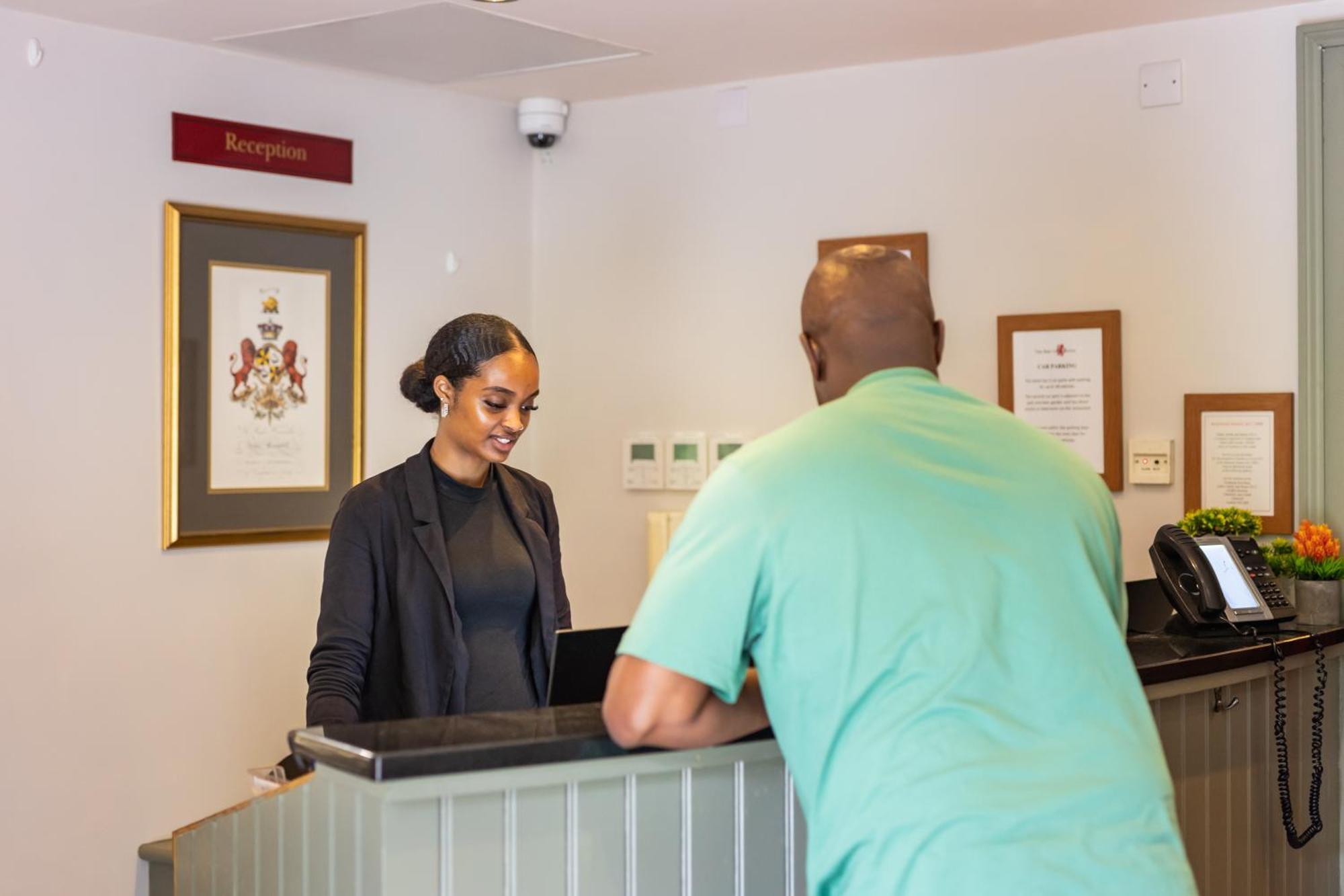 The Red Lion Hotel Hillingdon Dış mekan fotoğraf