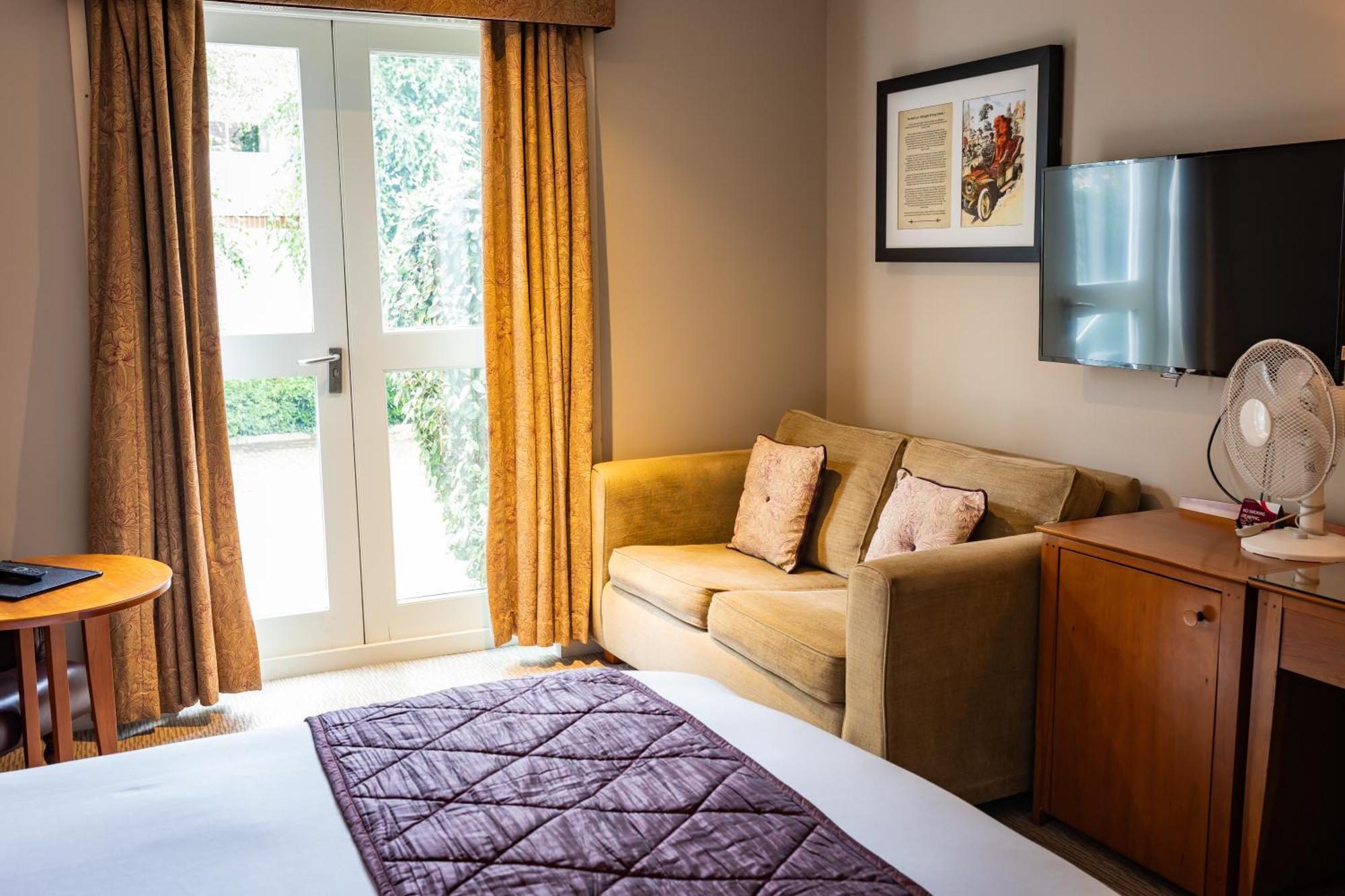 The Red Lion Hotel Hillingdon Dış mekan fotoğraf