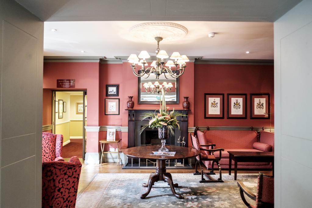 The Red Lion Hotel Hillingdon Dış mekan fotoğraf