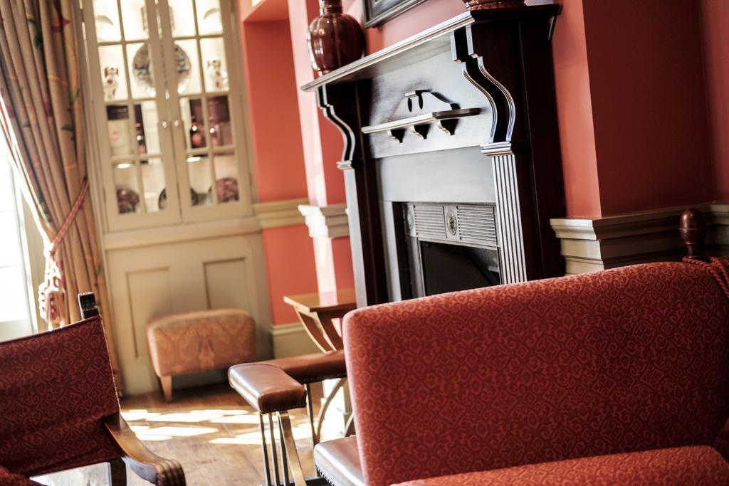 The Red Lion Hotel Hillingdon Dış mekan fotoğraf